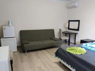 Гостиница Гостевой дом Лорис Анапа Улучшенный трехместный номер-7